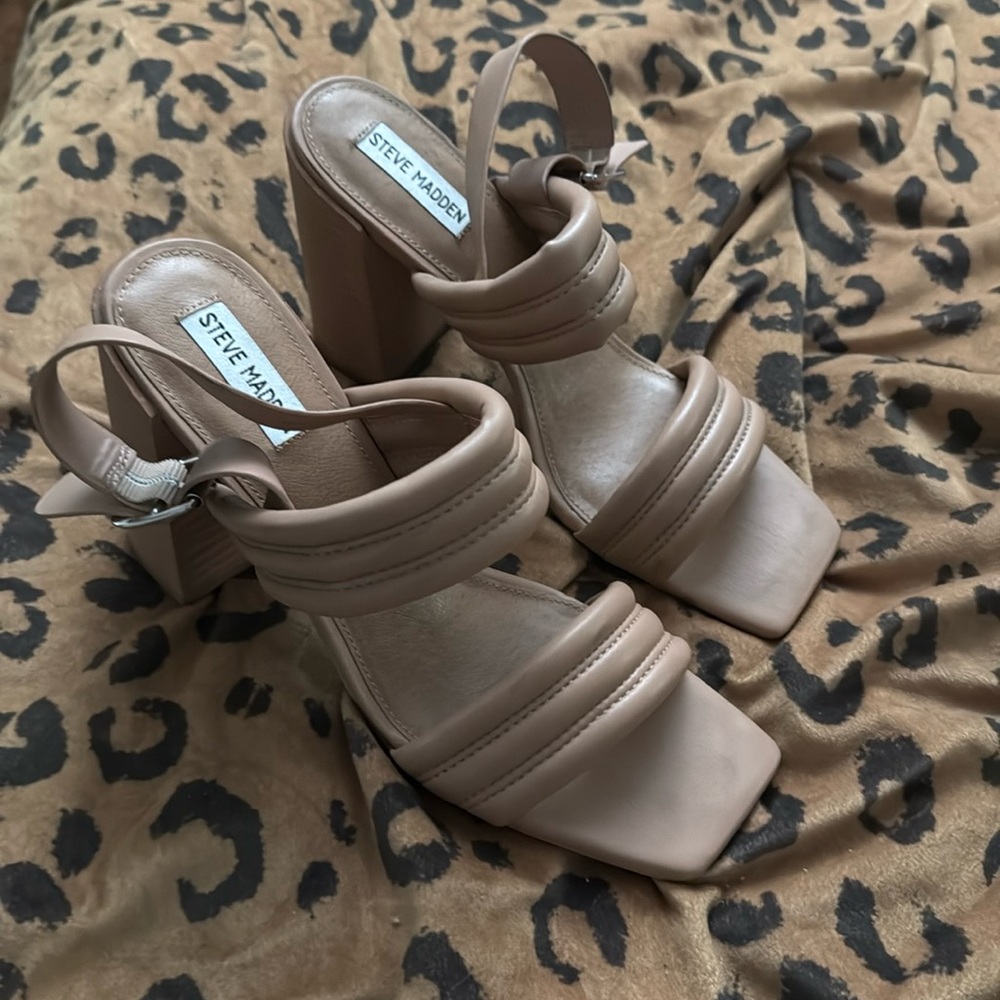 Tan Steve Madden heels